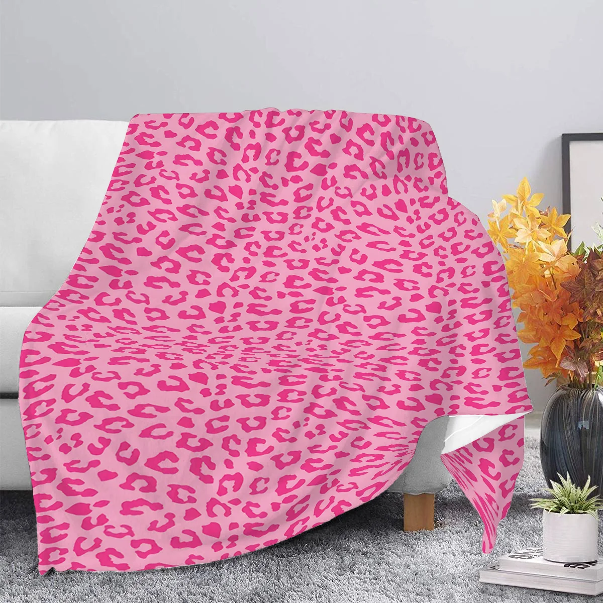 Contemporary Pink Leopard Print Flannel Blanket, Soft Comfortable All-Season Bedding, Machine Washable, Digital Print Polyester