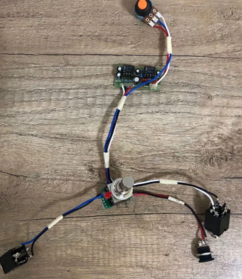 adatto-per-la-realizzazione-fai-da-te-di-chitarre-elettriche-effettore-monolitico-acapulco-gold-replica-di-un-circuito-per-effettore-monolitico-a-distorsione