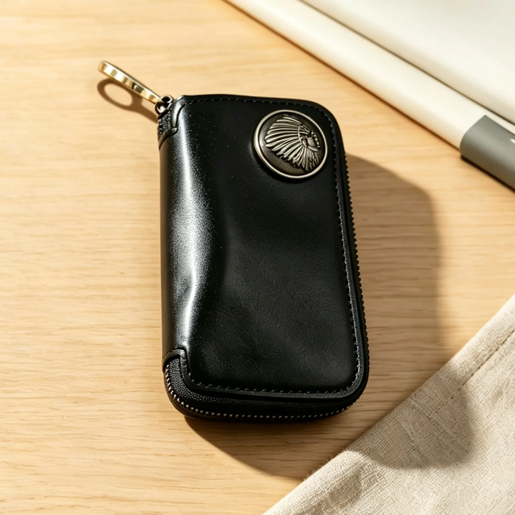 Men Genuine Leather Oil Wax Key Pouch Around Zipper Car Key Holder Multiple Keys Hooks Wallet Inner Pocket for Small Cards Cash