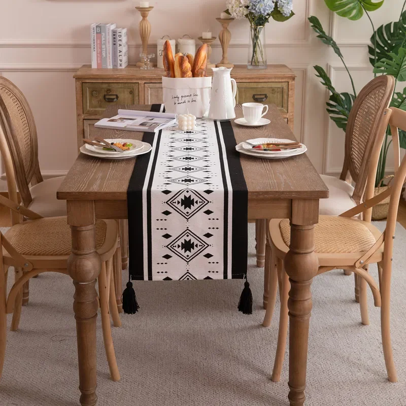 2026 New Black and White Contrast Table Runner Nordic Tassel Towel Bed for Hotel Home Banquet Party Wedding Polyester Tablecloth