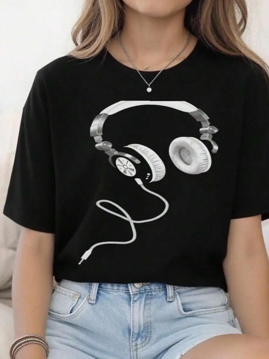 

Headphones Graphic Tee Black Minimalist Music Lover T-Shirt