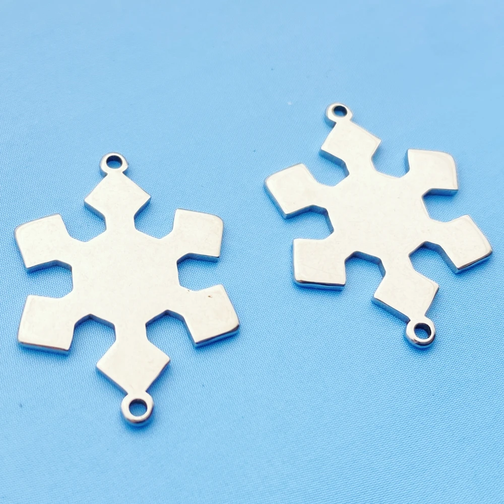 23*17mm 10Pcs Stainless Steel New Shape Snowflakes Necklace Components Christmas Style Charms Jewelry