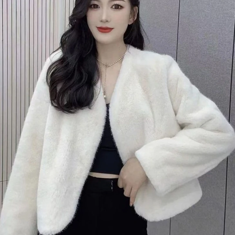 

Женское мягкое меховое пальто, элегантное флисовое лохматое пальто, осень-зима, теплая плюшевая утепленная верхняя одежда с v-образным вырезом, женская белая пушистая куртка