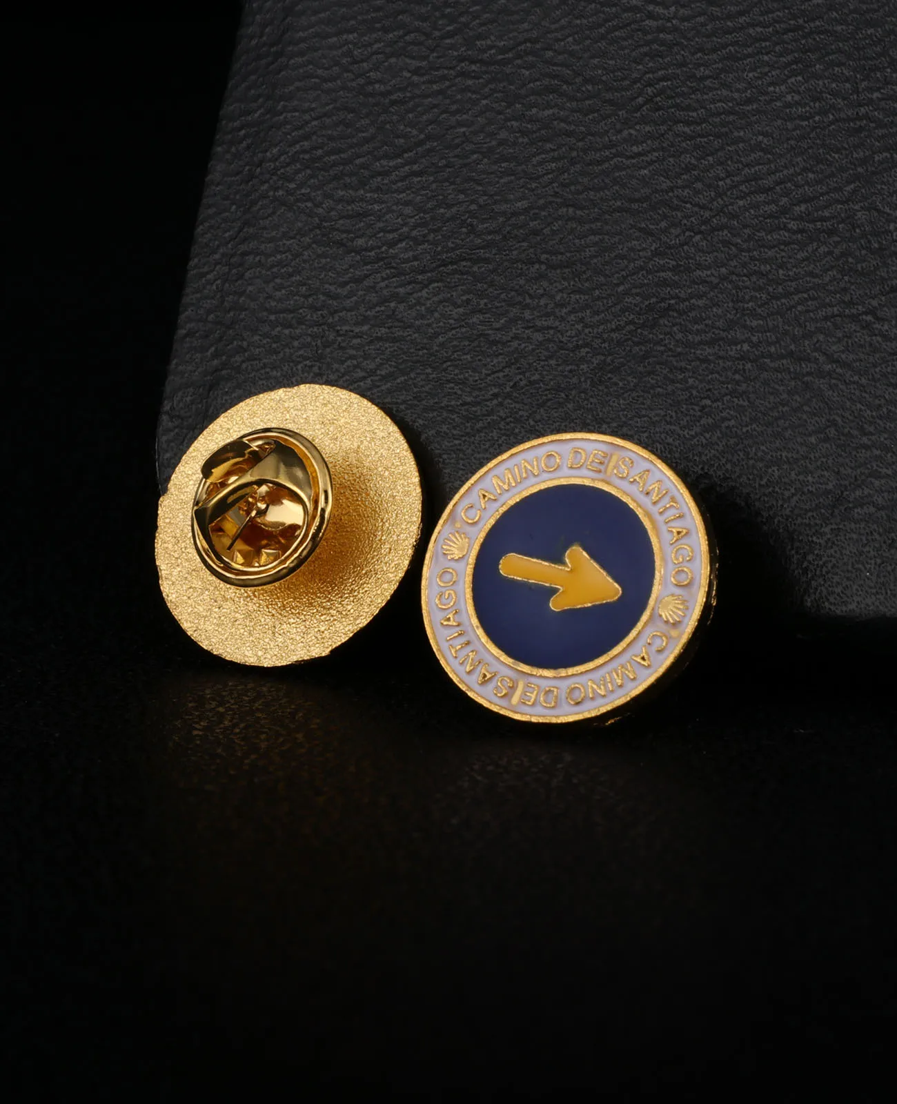 10 Teile/los 10 Styls Camino de Santiago Heilige Weg von St. James Kreuz Broschen Abzeichen Straße Marker Jakobsmuschel Pilger Anstecknadel