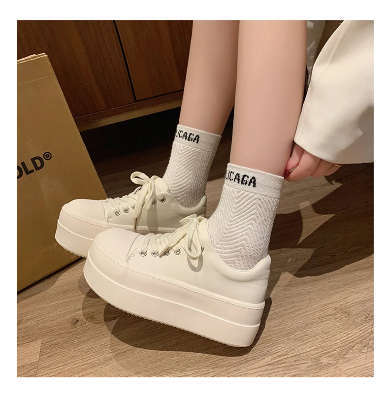 Neue schwarze klobige Plateauschuhe für Damen, Schnür-Sneaker aus Kunstleder, höhenvergrößernde Turnschuhe für Teenager-Mädchen, Damenschuhe für alle Jahreszeiten – Detail 15