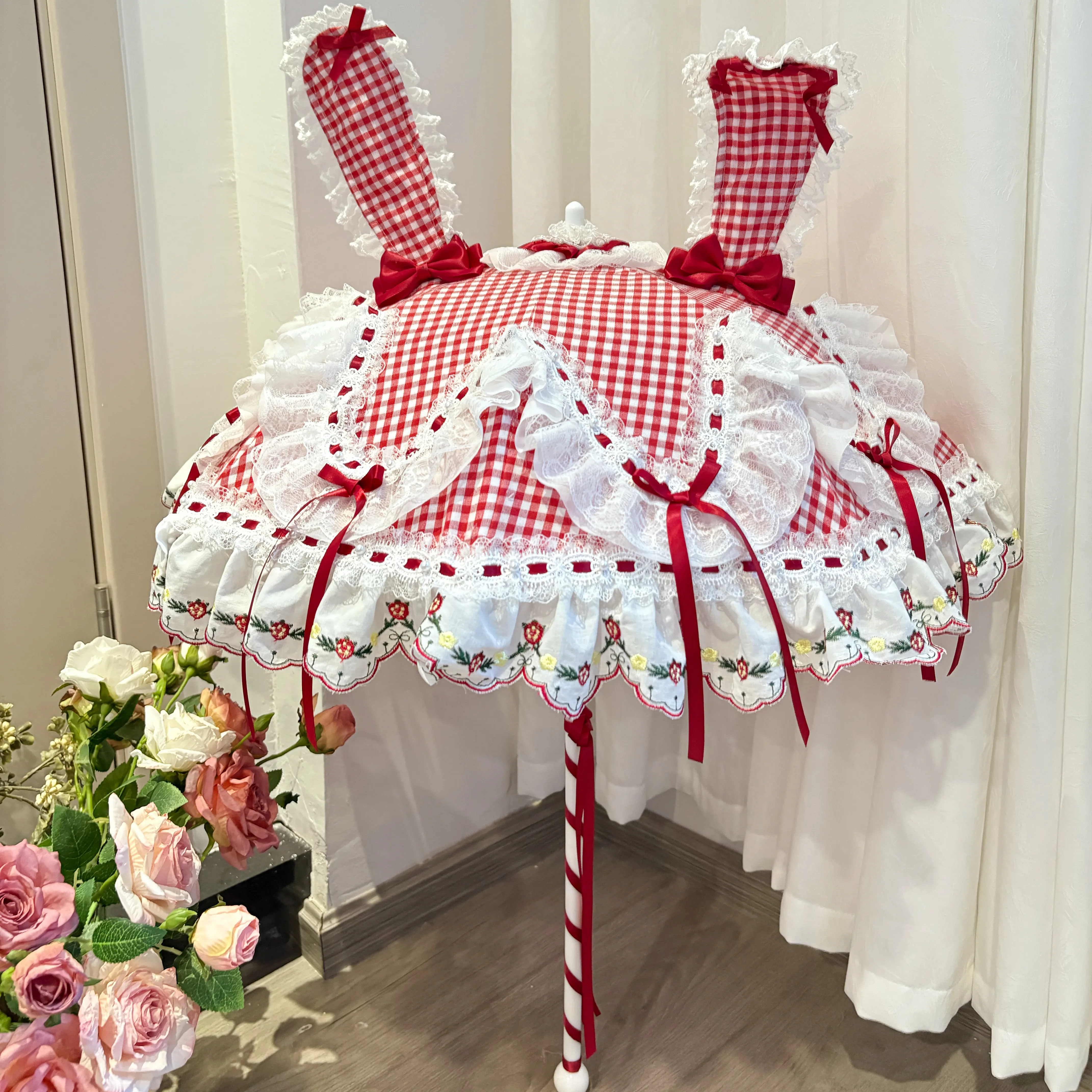 parapluie-artisanal-de-style-lolita-avec-oreilles-de-lapin-en-forme-de-fraise-accessoire-mignon-pour-les-seances-photo-de-tea-party-parasol-decoratif
