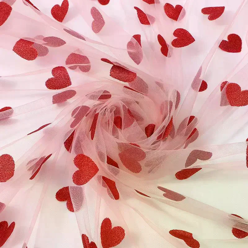 

1Pcs Romantic Valentines Day Candlelight Dinners Decor Red Heart-shaped Mesh Tablecloth For Decorating Wedding Banquets Parties