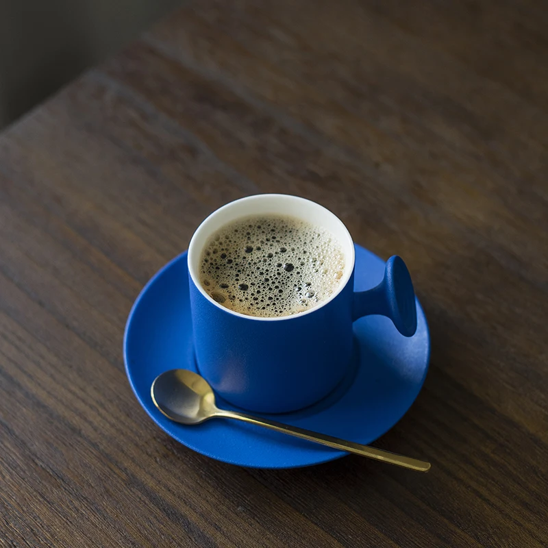 كوب بقبضة سيراميك كوب قهوة لاتيه كرتوني متخصص حديث بسيط منزلي إبداعي شخصية لطيفة كوب إفطار مقاوم للحرارة