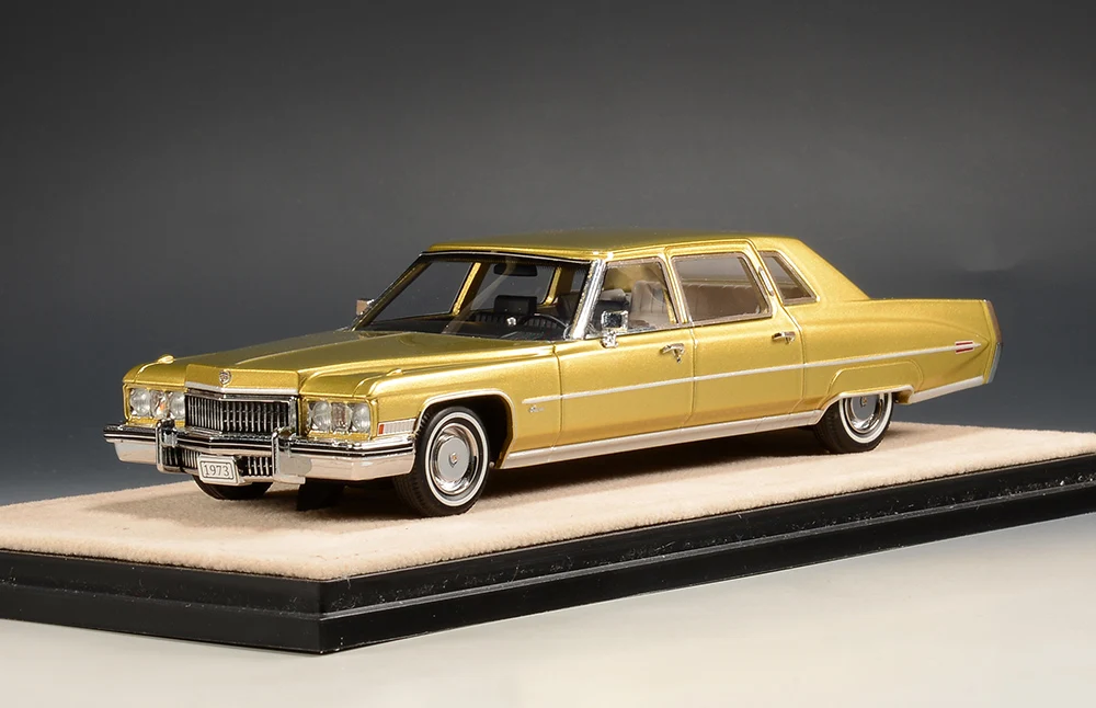 Stamp 1:43 Fleetwood 75 Series 1973 Vintage Car Simulation Limited Edition Resin Metal Static Car Model Toy Gift