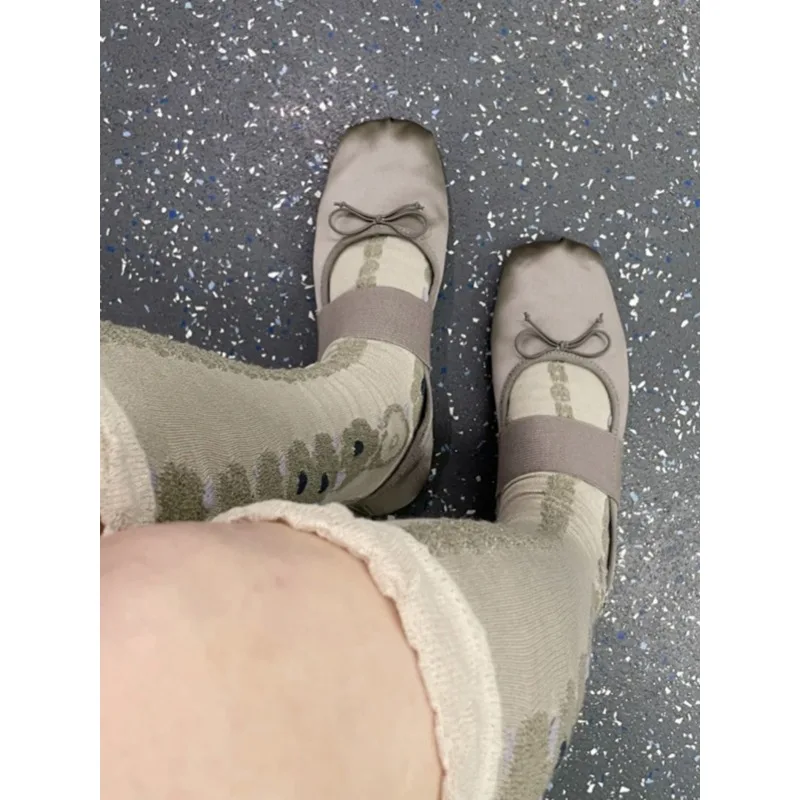 

2025 Autumn Flats Shoes Woman Satin Ballet Flats Girl's New Bow Mary Jane Shoes Elastic Light Mouth Single Shoe