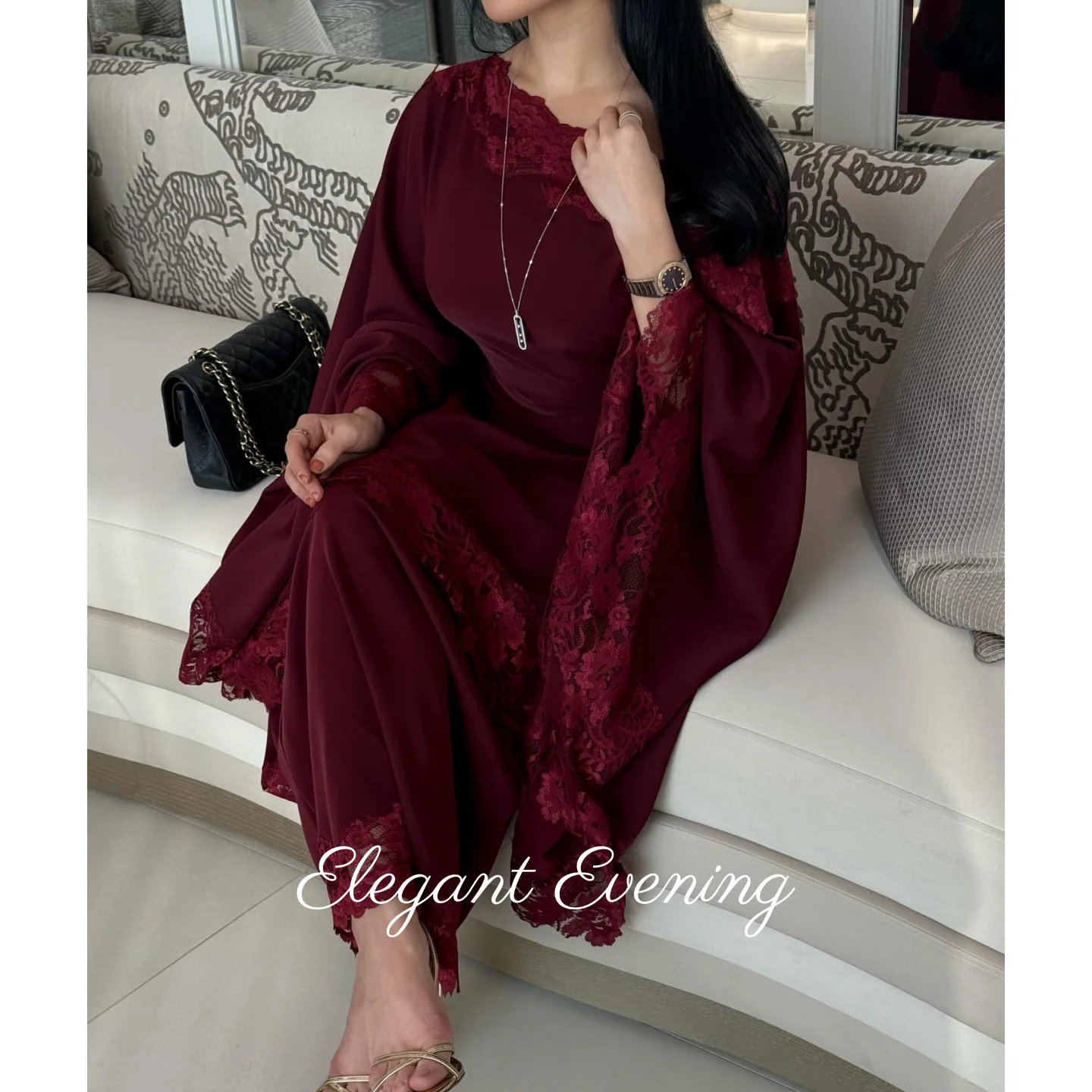 Bordeauxrode kant bescheiden m - Women Formal Wear Dubai recensie en prijs