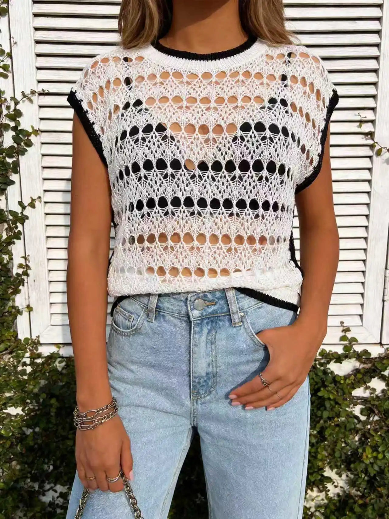 

Plus Size Women's Beach Crew Neck Knit Tank Top, Perfect for Summer Outings.