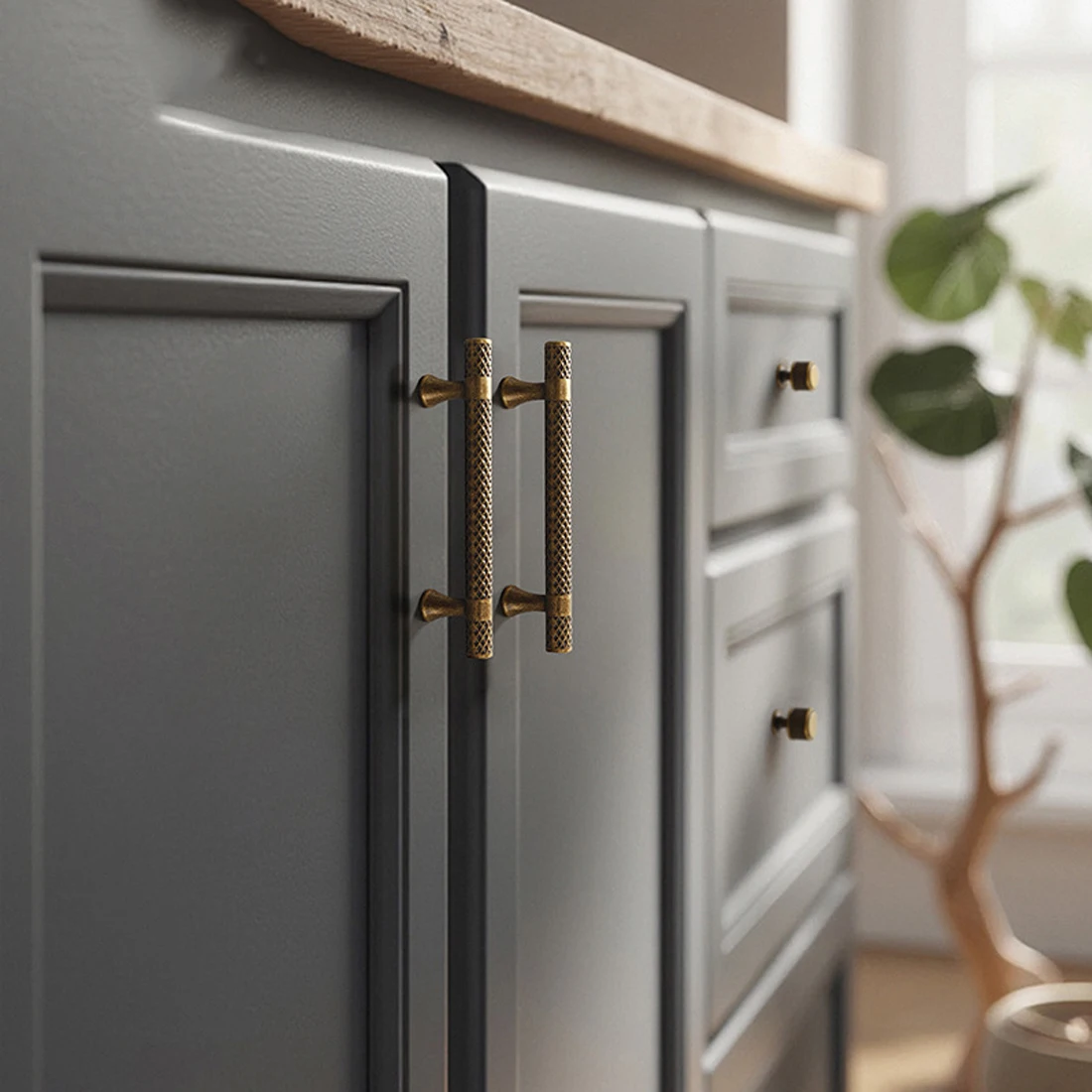 Antique Brass Wardrobe Cabinet Door Pulls Vintage French-Style Single-Hole Drawer Knobs Retro Furniture Hardware accessories