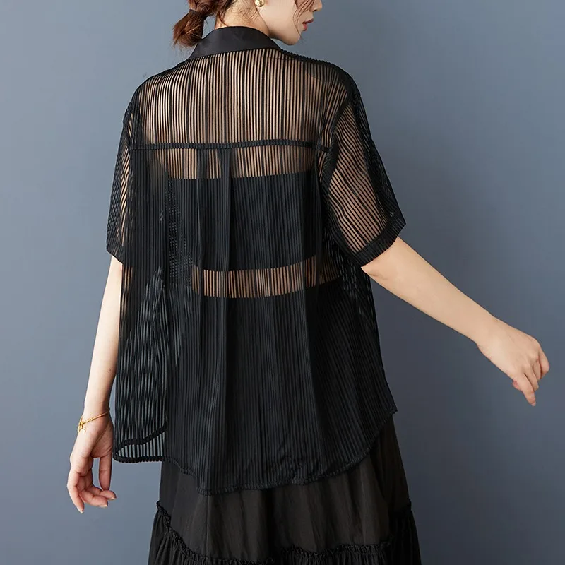 Design de nicho pequeno, moda irregular, camisa de estilo ocidental, textura solta, top versátil casual xadrez