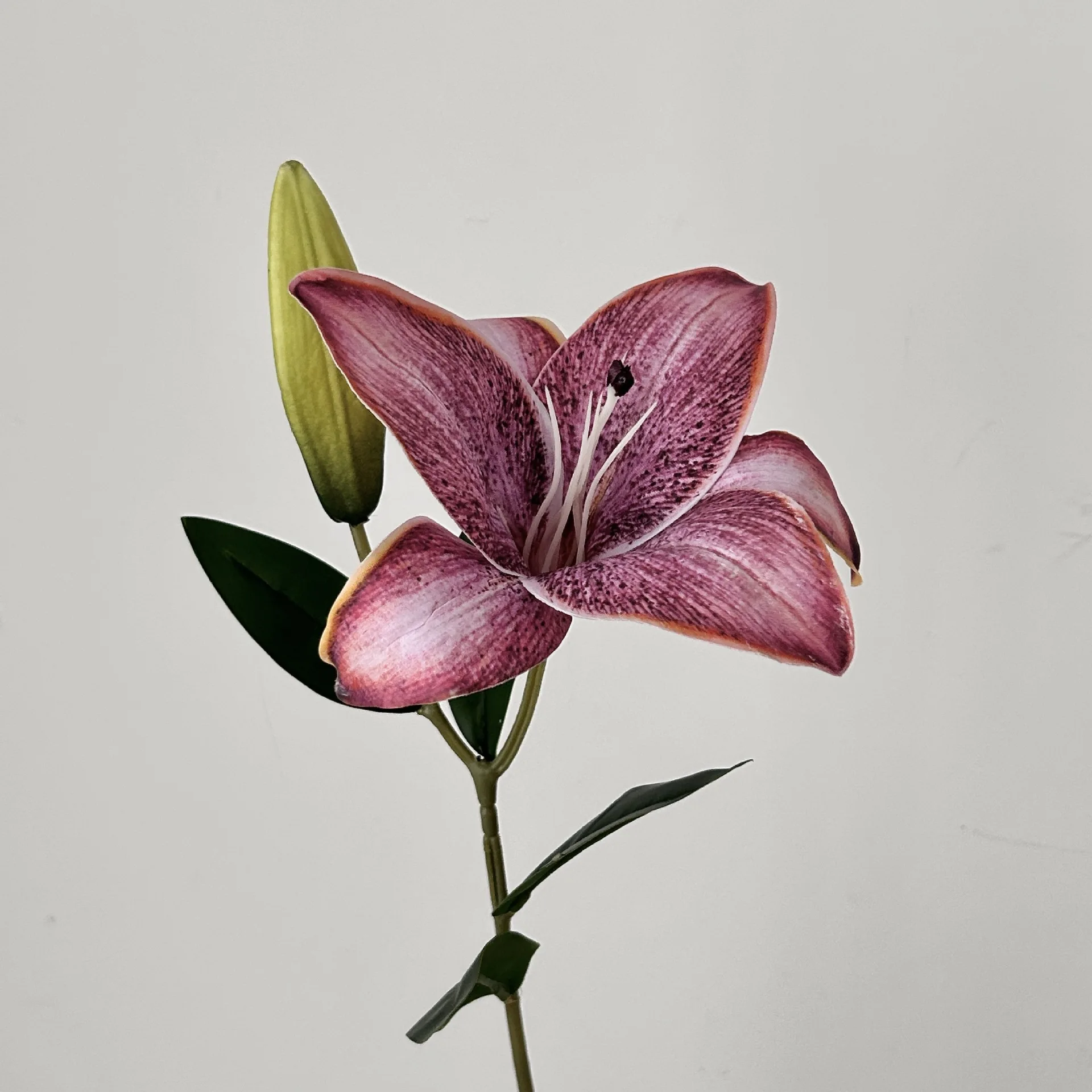 2 رؤساء الزهور الاصطناعية زنبق ريال اللمس وهمية الزهور لحفل زفاف المنزل حديقة مكتب الديكور البلاستيك زنبق فو الزهور