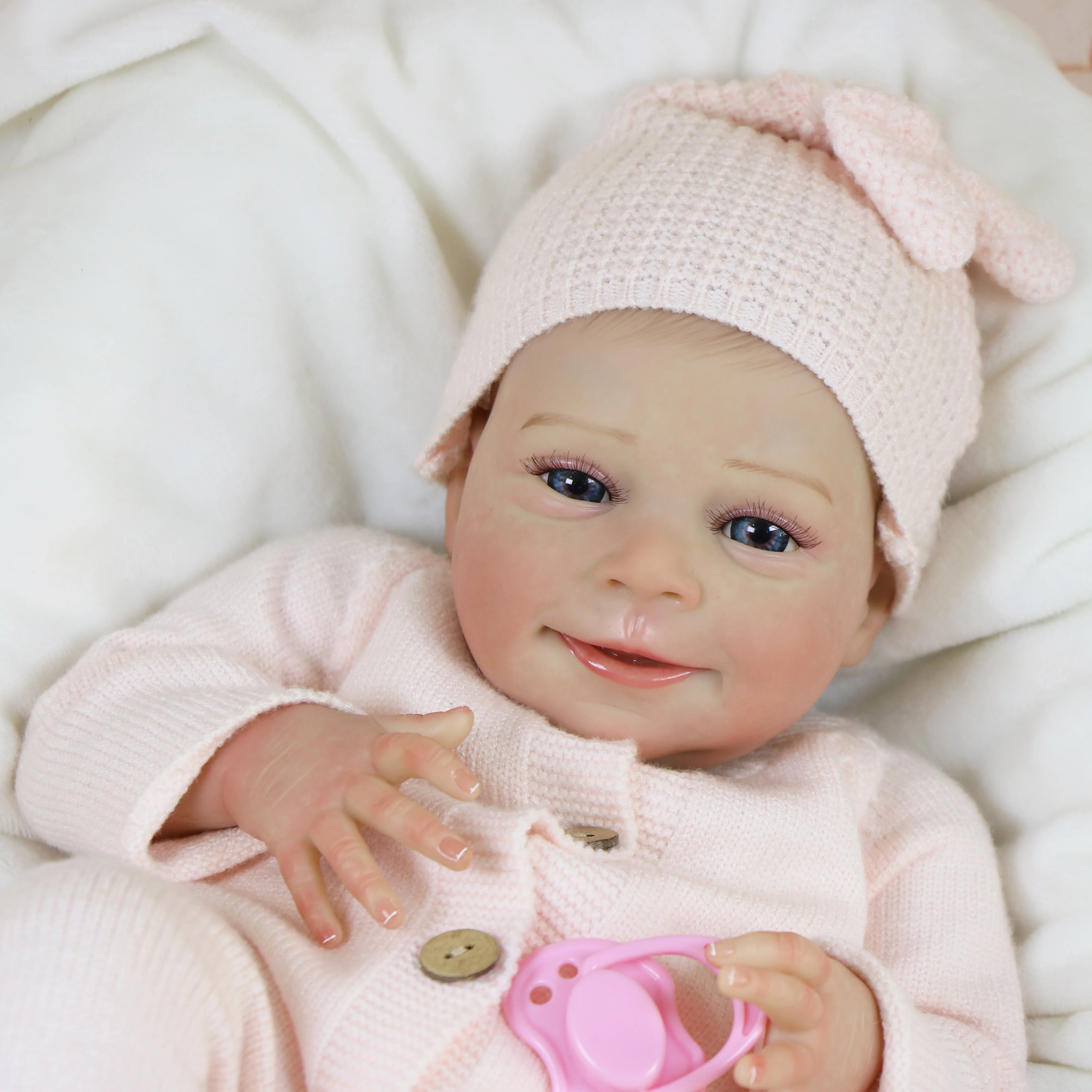 ALDYOK Lily Mae Reborn Baby Doll – Cuerpo de tela ponderada realista de 18" con pelo pintado a mano y extremidades de vinilo suave, chupete magnético
