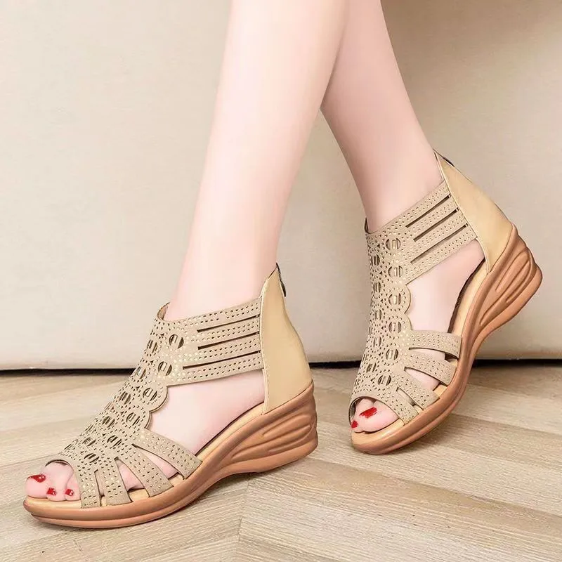 Women Soft Leather Roman Sandals Ladies 2024 Summer New Soft Sole Platform Wedge Sandals Fashion Hollow Casual Designer Sandals