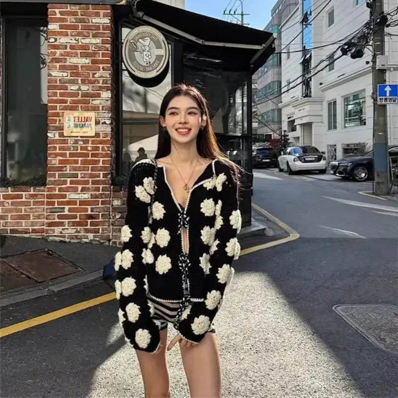 女性用ニットカーディガン,3Dフラワー,カシミアセーター,レースアップ,かぎ針編み,ファッション