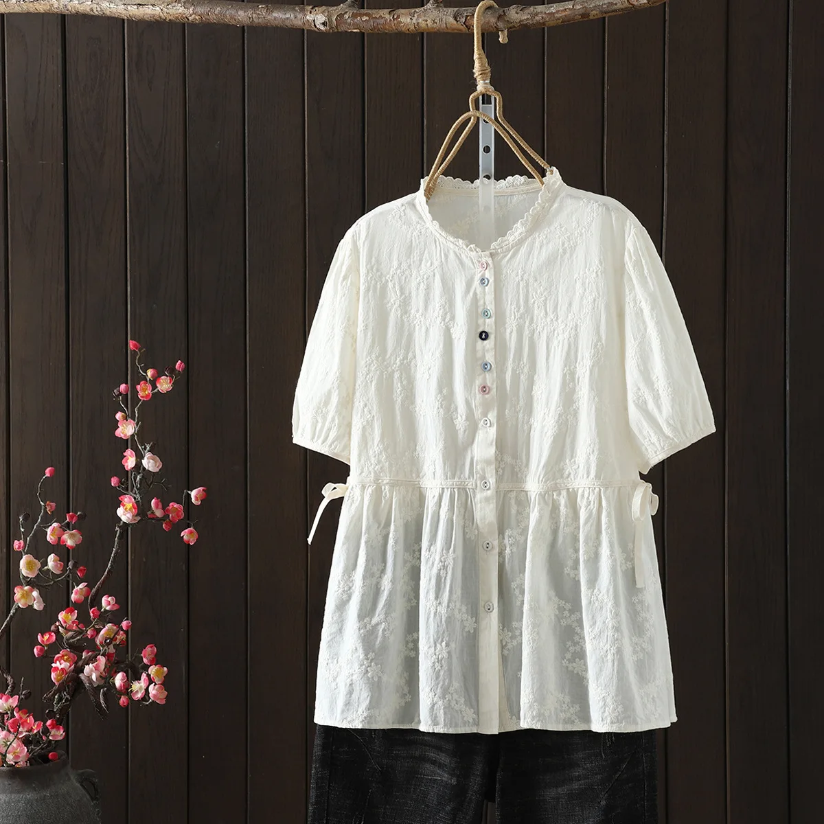 ใหม่2025ฤดูร้อนผ้าฝ้ายแขนสั้นเสื้อผู้หญิงRuffledเย็บปักถักร้อยปุ่มสีสัน, MoriสาวหวานRetroเสื้อหลวมT54738CC