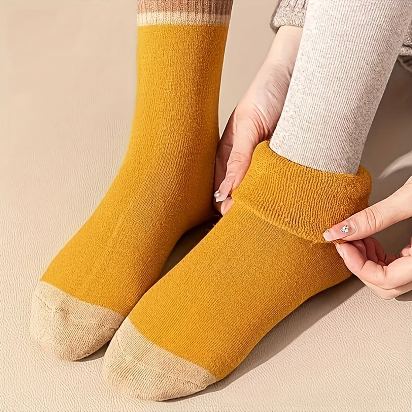 10 Pairs Women's Casual Crew Socks Winter Warm Soft Breathable Mid-Tube Thermal Socks for Friend Family Neighbors Gifts