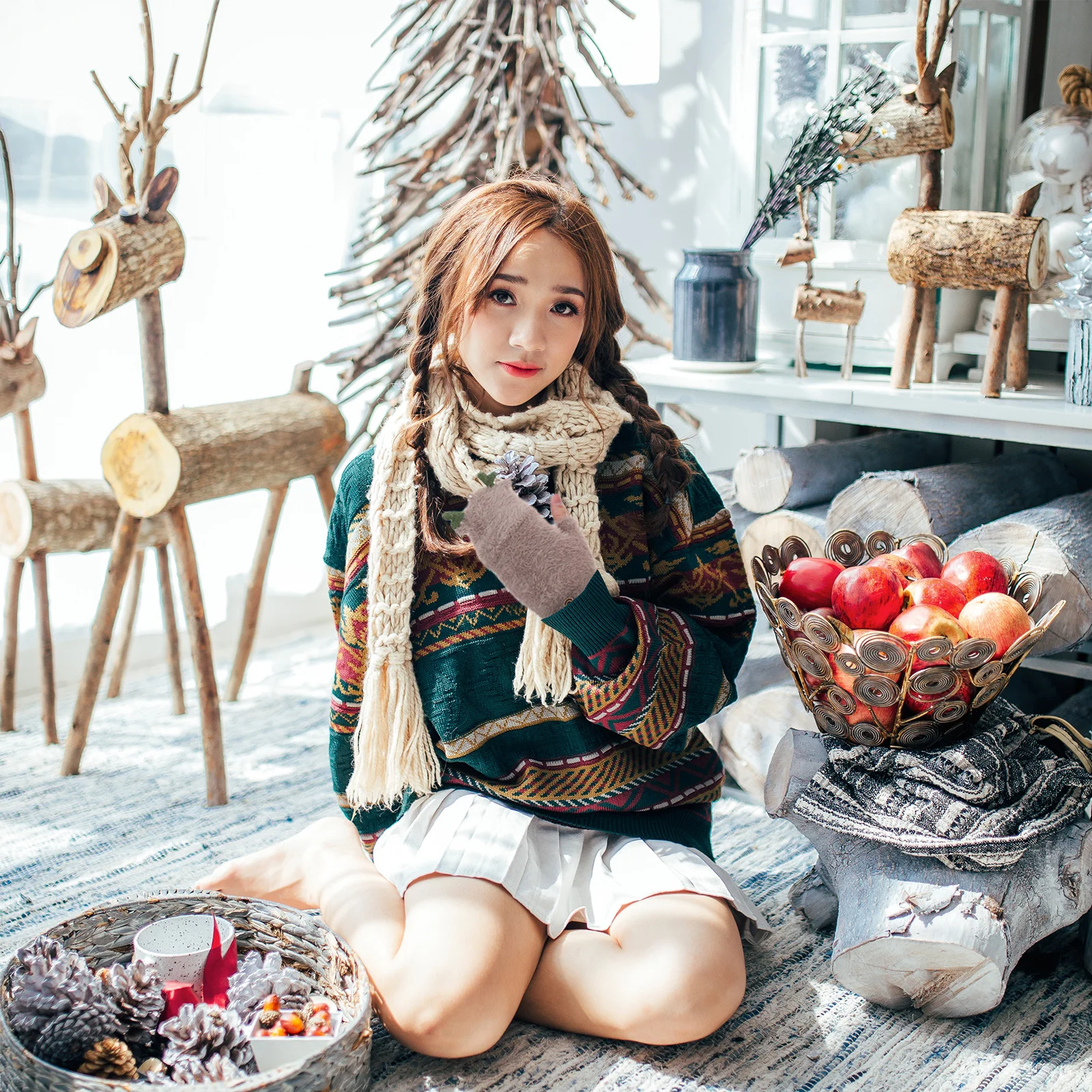 

1Pair Soft Thermal Antler Design Gloves for Girls Fashionable Half Finger Warm Mitten for Winter Holiday Party Outdoor Use