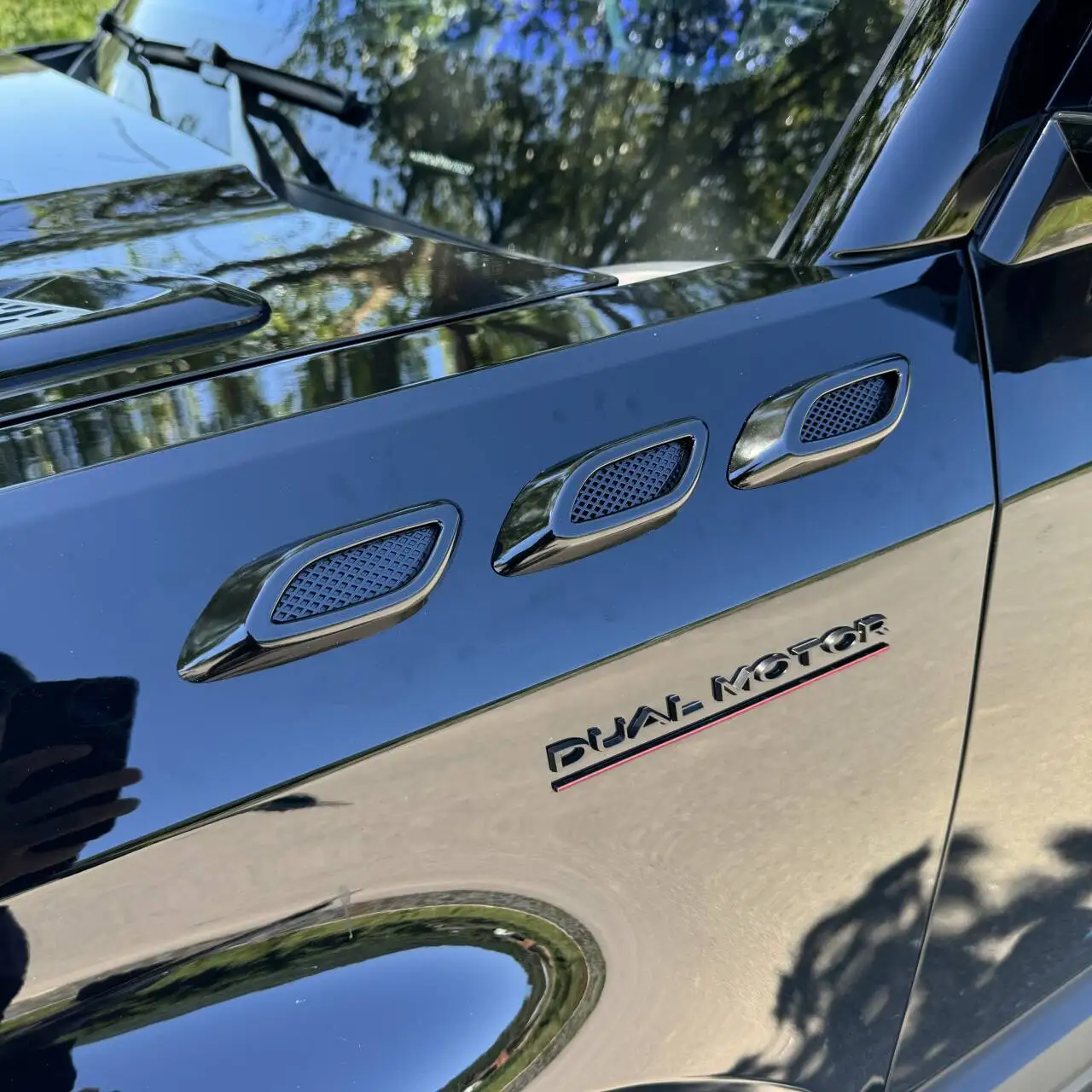 

Suitable for Chery ICAR03 shark gill air outlet leaf panel side label wing body decoration