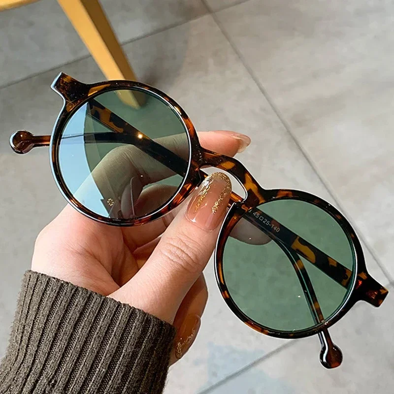 Brand Oval Square Sunglasses Women Fashion Designer Sun Glasses Male Female Vintage Green Ladies Traveling Style