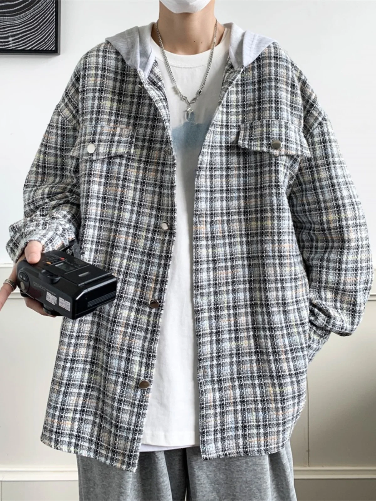 

Мужская рубашка-куртка свободного кроя в клетку с длинным рукавом и капюшоном, модная, на весну-осень-зиму, молодежная, на пуговицах