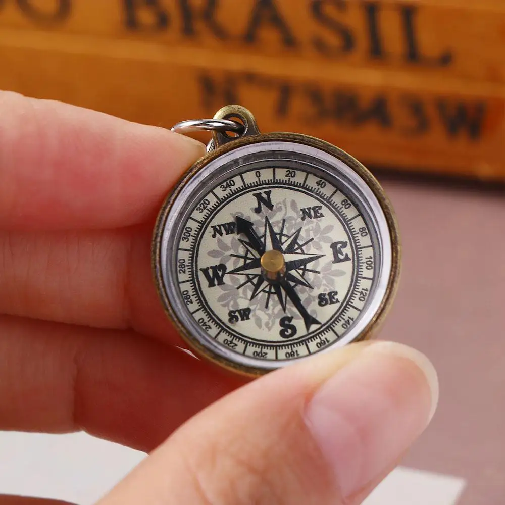 Outdoor Portable Pendant Navigation Tools Vintage Travel Gift Zinc Alloy Pocket Compass Camping Compass Mini Compass Key Ring