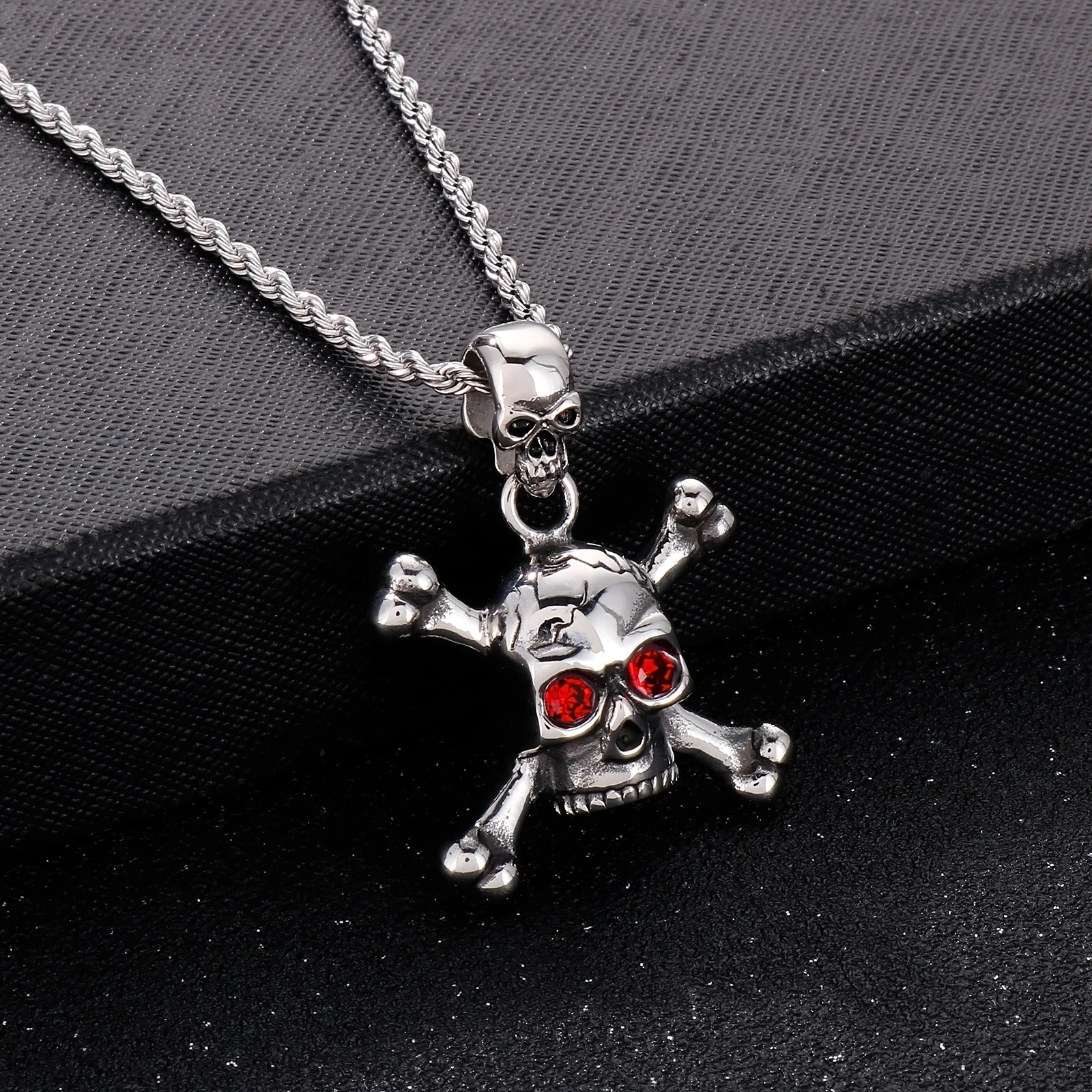 Stainless Steel Red Eye Skull Charm Pendant Necklace With 45/50/55/60cm Twisted Singapore Chain