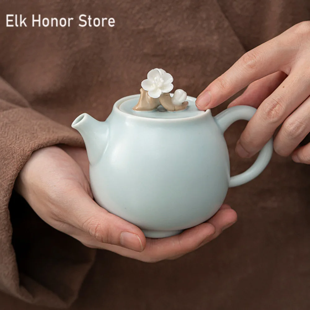 

200ml Handmade Azure Ru Kiln Porcelain Teapot Hand Pinch Flower Bud Ceramic Pot Chinese Tea Brewing Kettle Kung Fu Teaset Gifts