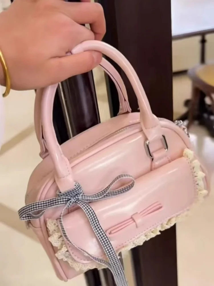

2025 New Lace Bow Patent Leather Fashion Women Handbag All Match Itabag Designer Commuting Bag