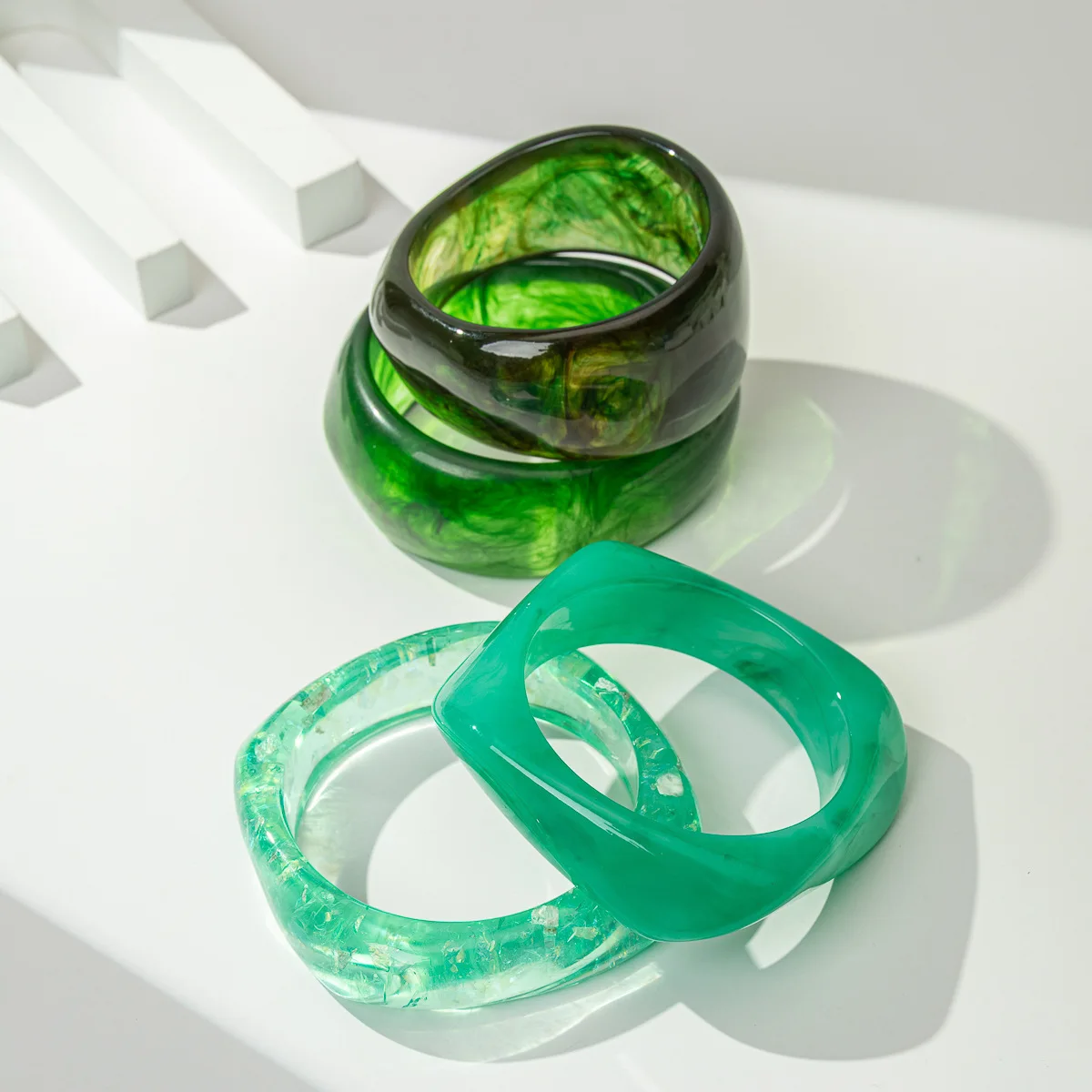 4 Style Retro Irregular Geometric Green Smudge Chunky Resin Bracelet for Women Girl Vintage Bangle Eye-catching Jewelry
