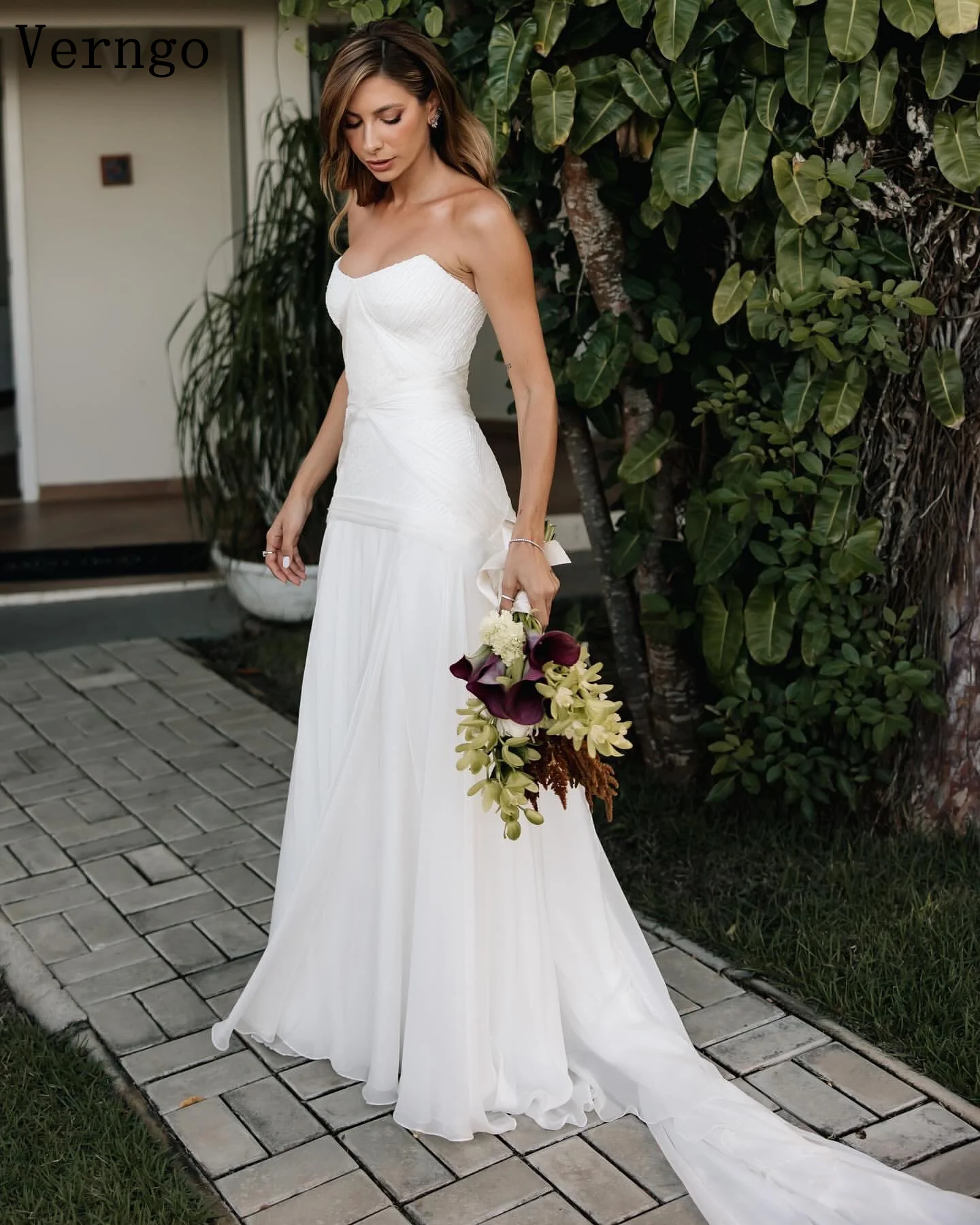 Verngo Simple A Line Chiffon Wedding Dress Strapless Bridal Gowns Women Elegant Beach Bride Dresses Customized
