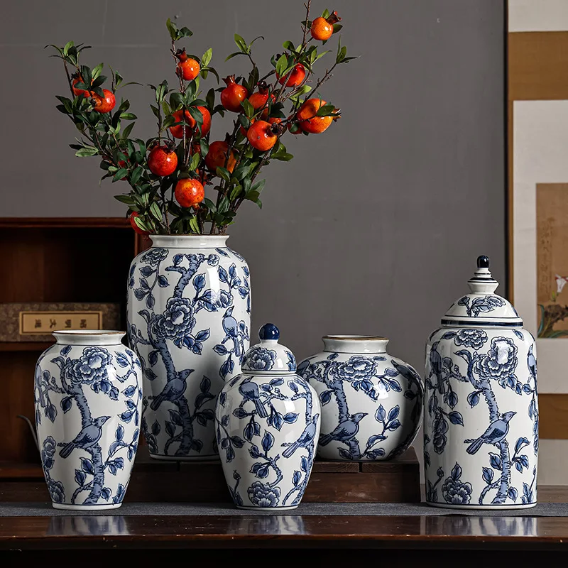 Сине-белая фарфоровая ваза, цветочная посуда, французский стиль, вход, журнальный столик, шкаф, кабинет, цветочная композиция, вазы