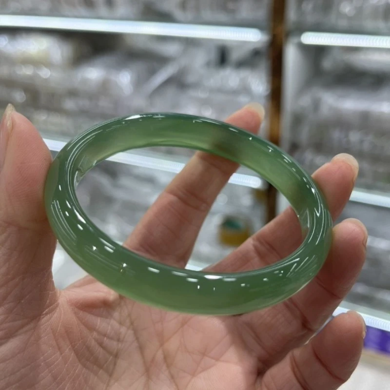 

Natural Ice Chalcedony Bracelet, Green Color Fresh and Versatile Jade Bracelet