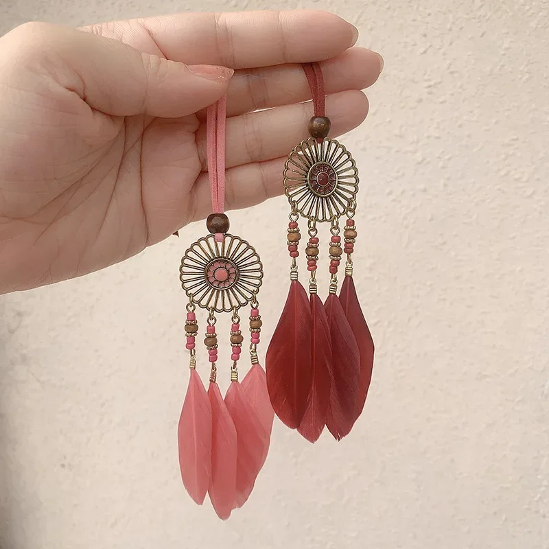 Mini Dream Catcher Handcraft Car Pendnat Feather Wind Chimes Girls Room Wall Hanging Home Decoration Keychain Birthday Gifts