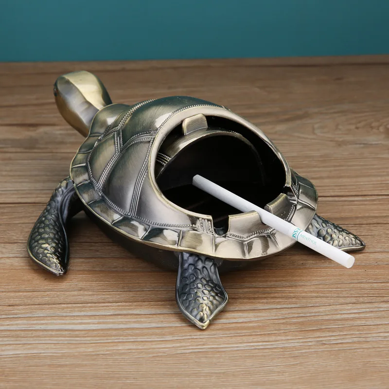 

Creative Retro Metal Ashtray European Style Turtle Shape with Cover Anti Drop Multifunctional Practical Coffee Table Ornament