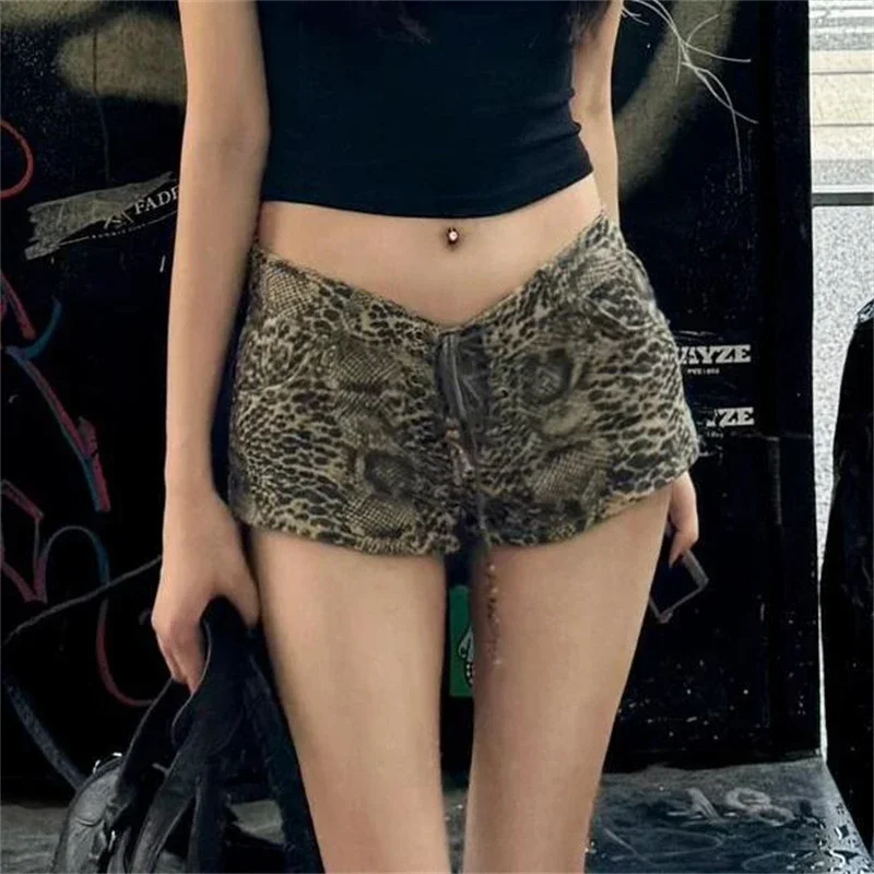 

Крутые девушки с высокой талией и ремешком, дизайн Y2K, уличная одежда, женские винтажные широкие шорты трапециевидной формы, женские леопардовые летние сексуальные мини-шорты
