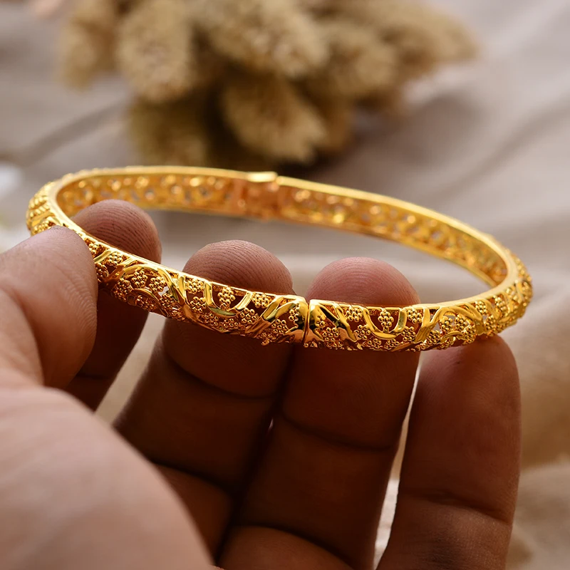 ﻿ Wedding Bride Light Luxury Gold Color Flower Bangles For Women's Bracelet, the Best Gift for Mother and Girlfriend