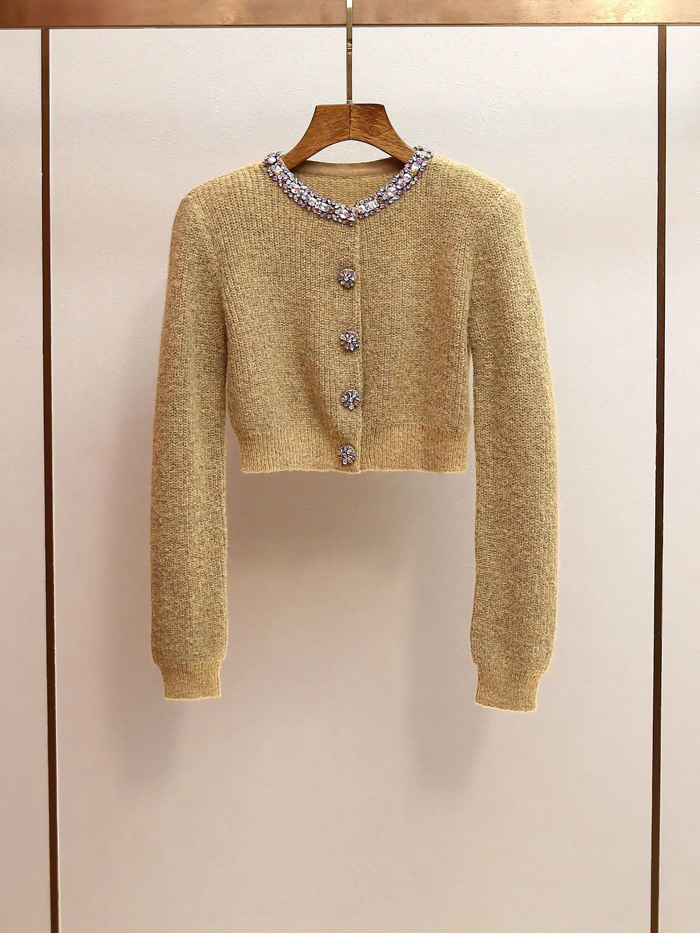 2025 herbst Neue Kaffee Verstärktes Diamanten Chic Pullover Jacke Weibliche O Hals Langarm Abnehmen Luxus frauen Pullover Mantel