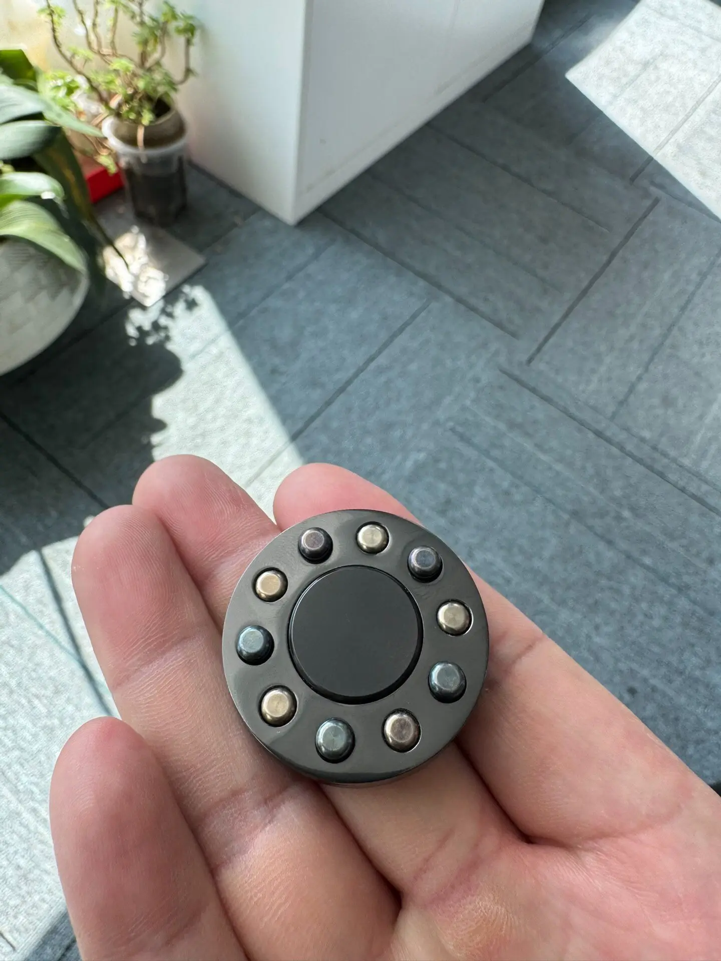 Uncle He edc, zirconium alloy Magneto, ppb Desktop Decoration