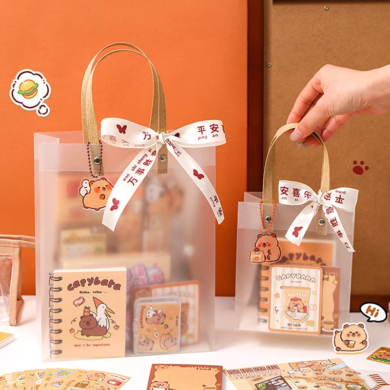 Simpatico set di cancelleria a tema capibara: ideale per studenti, uso in ufficio e occasioni regalo