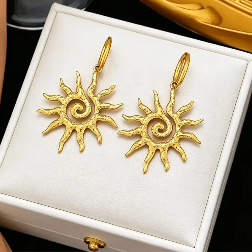 Retro Temperament Gold Color Stainless Steel Sun Spiral Pendant Necklace Dangle Earrings for Women Beach Vacation Jewelry Sets