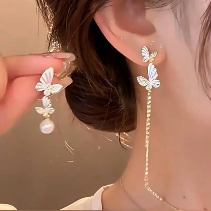 

Silver Needle Oil-Drip Diamond-Studded Butterfly Asymmetric Pearl Earrings, Exquisite High-End Earrings For Women, Unique And