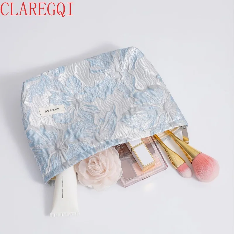 Relief Small Fresh Lily Flowers Small Cosmetic Bag Portable Storage Travel Skin Care Products Makeup Brush Bag Coin Purse