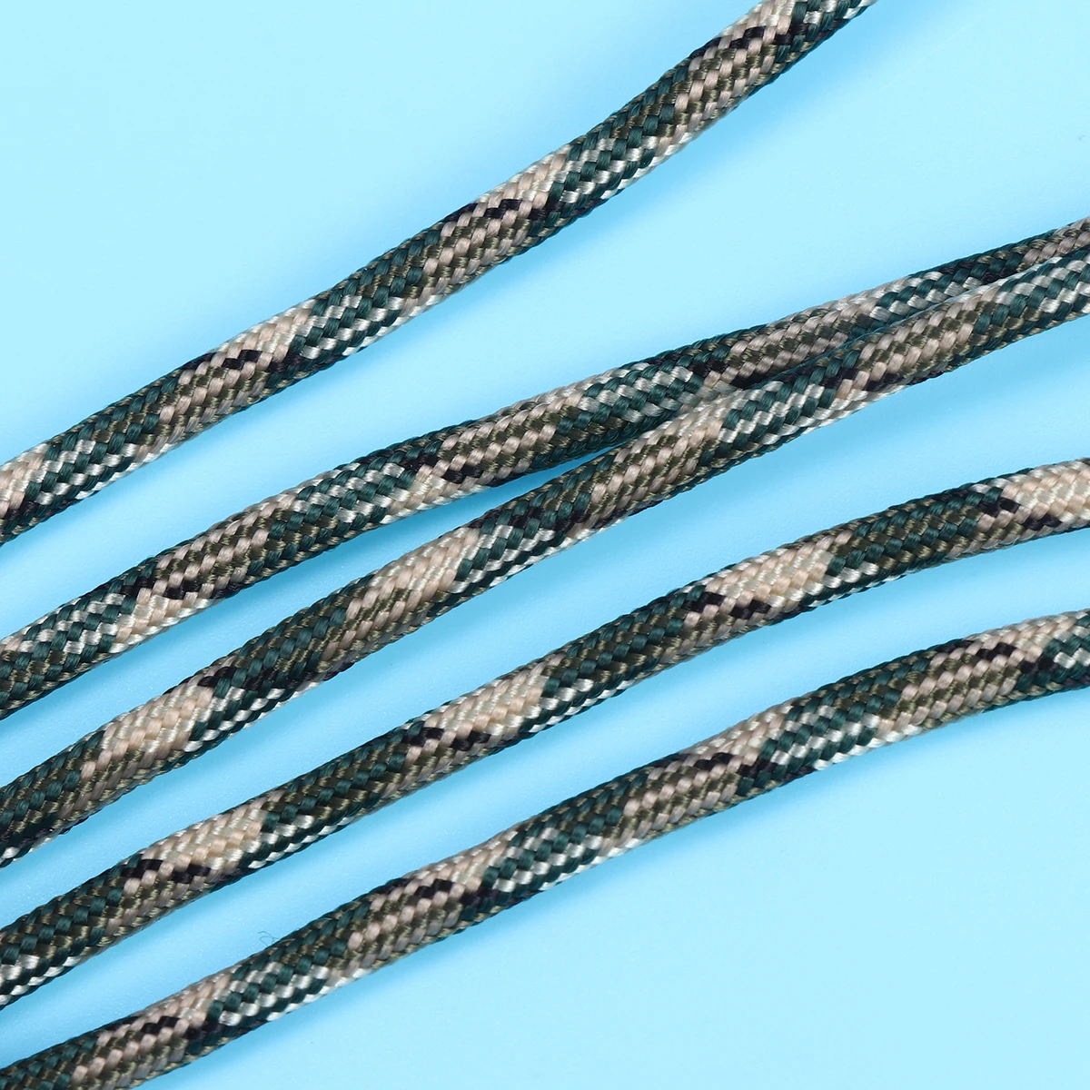 

Survival Seven Cores Umbrella Rope Crafting Kit Nylon Parachute Cord (7 Meters)