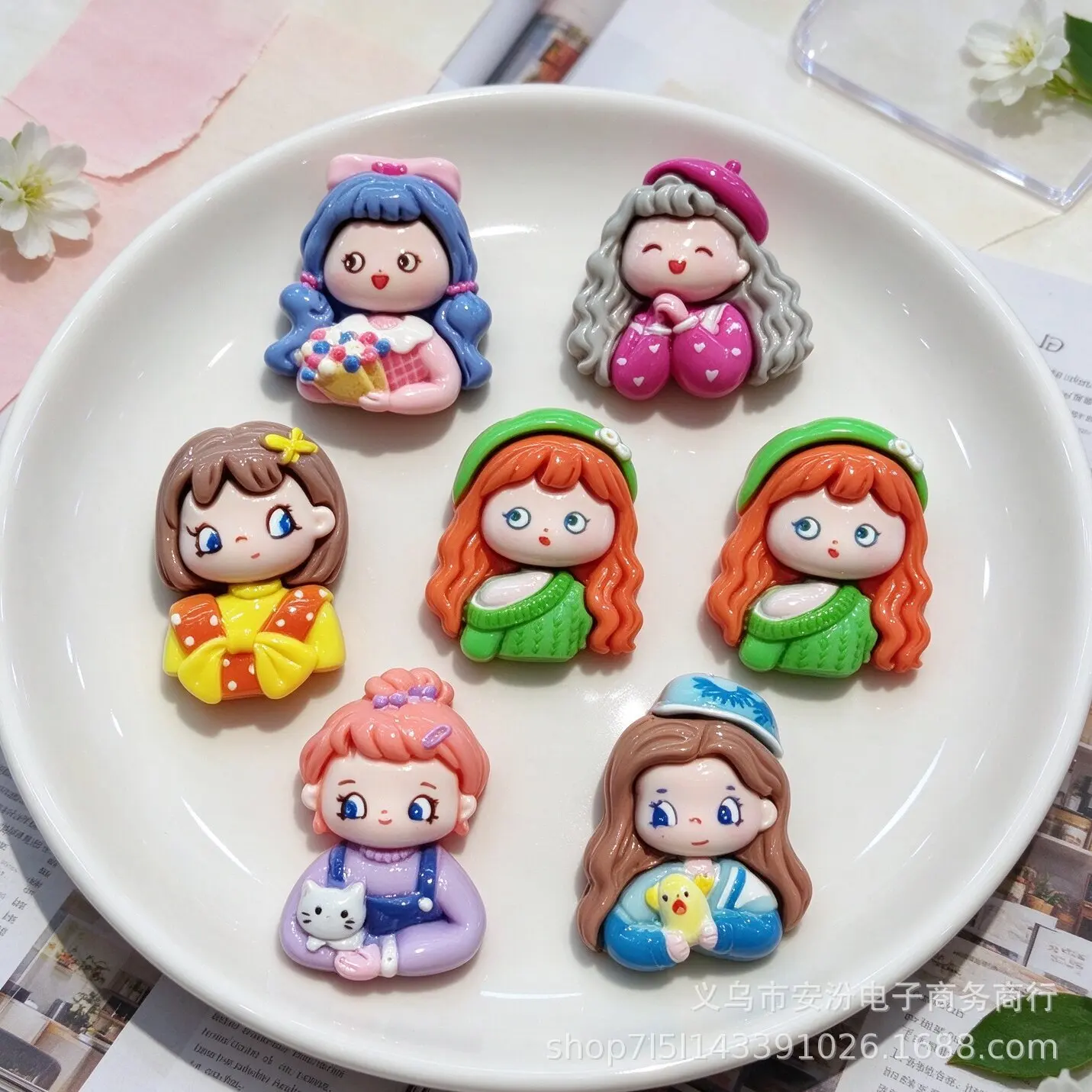 100pcs Kawaii Cartoon Cute Female Resin Flatback Cabochon Girl DIY for Phone Case Hairpin Keychain Earrings Scrapbook