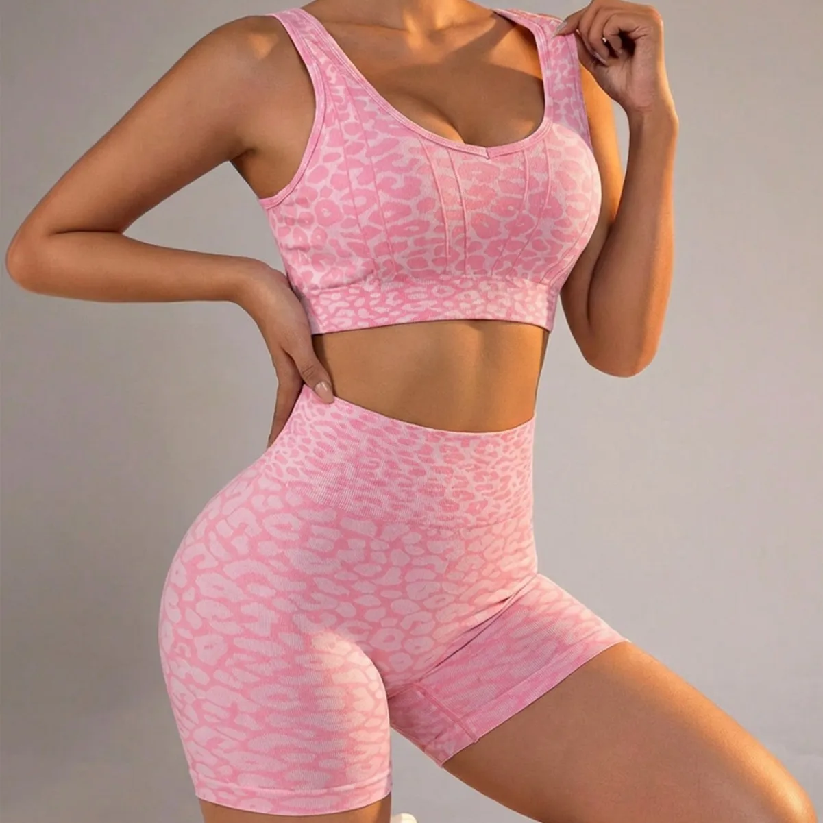 Gym Shorts Women Sport Bras Brassiere lifting hips and tight fitting running peach High waisted and belly hugging leopard print