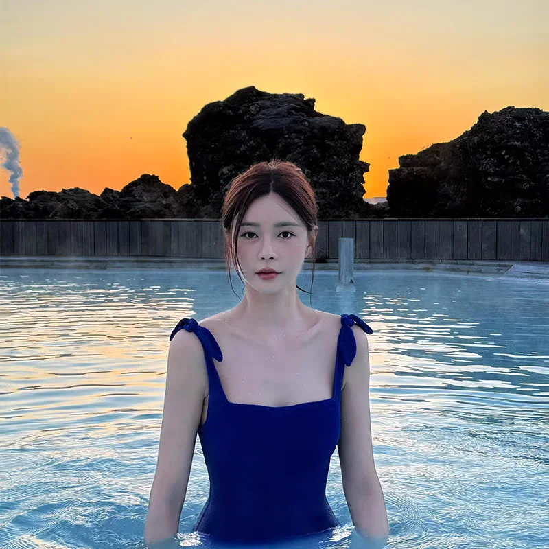

Shen Mengchen Women's One-Piece Swimsuit Cover-Up Slimming Vacation Thermal Bathing Suit Quick-Dry Fixed Chest Pad
